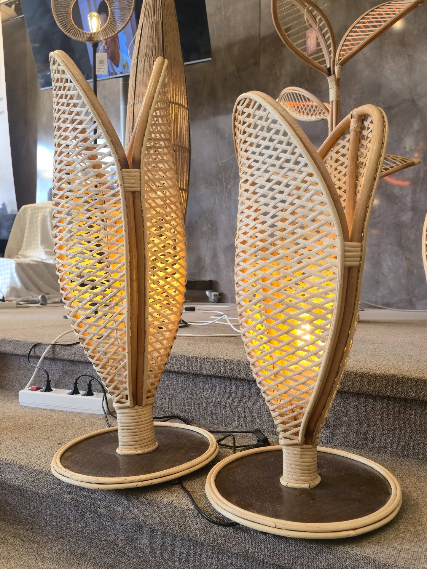 Lampadaire Feuille Artisanale en Fibres Naturelles – Éclairage Ambiance Tropicale TAF001